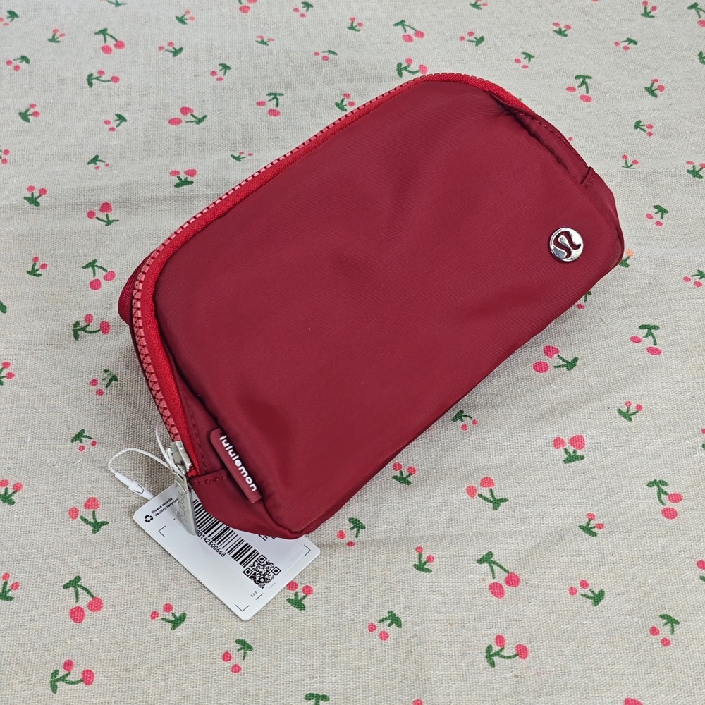 lululemon athletica Red Crossbody Belt Bag - Picture 4 of 5